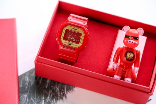 猪年限量版卡西欧 数量有限 先到先得 卡西欧新款g-shock 2019新年限量款猪年限定礼盒版DW-5600CX 新款 男女皆可以佩戴 商品图5