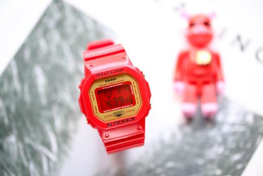 猪年限量版卡西欧 数量有限 先到先得 卡西欧新款g-shock 2019新年限量款猪年限定礼盒版DW-5600CX 新款 男女皆可以佩戴 商品图1