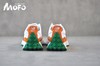 全新 New Balance 327 系列，以更纯粹的复古风格设计打造的全新造型。侧身还以解构设计，将 N 字标志以做旧压花样式呈现，样式别具新意。而麂皮、冲孔皮革的塑造，则呈现出高级怀旧气质 商品缩略图1