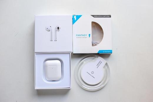 Apple AirPods2代无线蓝牙耳机！ 赠送无线充电座  带弹窗连接 ！入耳检测，AirPods 2配备无线充电盒，并同时具备充电速度更快的超级无线充电功能。 商品图8
