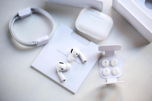 苹果3  AIR PODS PRO 三代无线耳机  原材料组装  改名定位 三代界面 原机操作模式 原机重量 支持弹窗和触摸控制. 需要13.23以上的系统。 商品图4