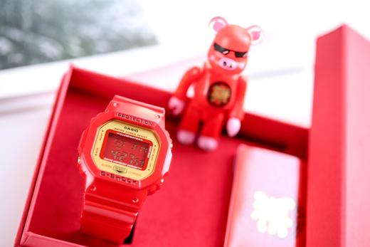 猪年限量版卡西欧 数量有限 先到先得 卡西欧新款g-shock 2019新年限量款猪年限定礼盒版DW-5600CX 新款 男女皆可以佩戴 商品图6