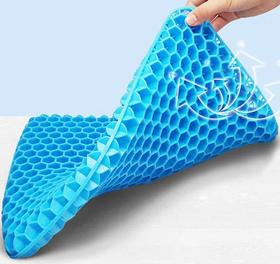  高科技坐垫，让臀部久坐不疲劳，不闷热，在这个炎热的夏天体会到冬天的寒爽。 