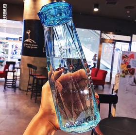 一个水晶玻璃杯【赠品】