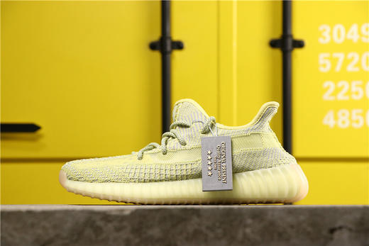 Adidas  阿迪椰子350V2  黄天使 货号：FV3250尺码：36 36.5 37 38 38.5 39 40 40.5 41 42 42.5 43 44 44.5 45 46 47.5 商品图0