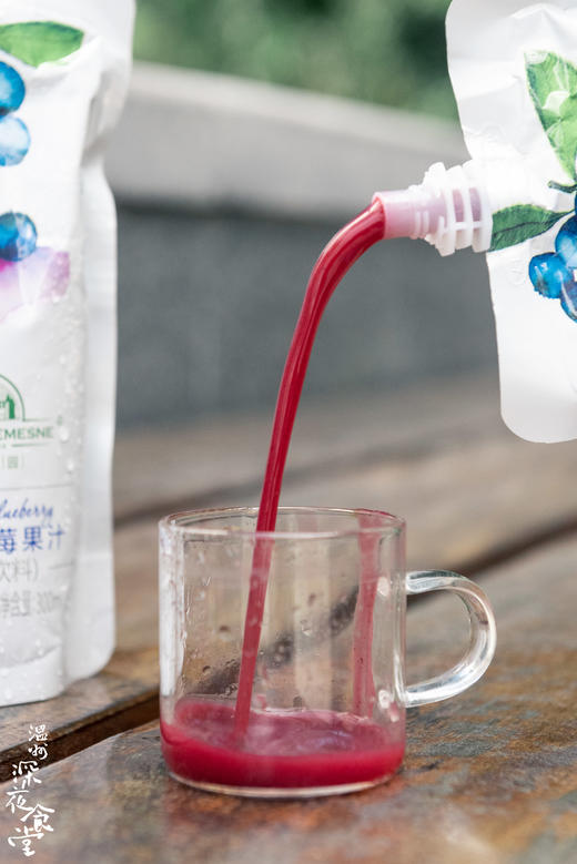 拼团价99元！原价150元，蓝莓鲜榨汁300ml*10袋/箱，酸甜可口 商品图2
