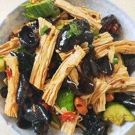 凉菜组合(黑木耳100g+黄瓜约700g+黑豆腐竹220g送小尖椒）