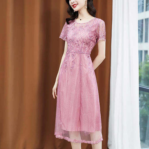 圆领绣花纯色，中长款真丝连衣裙SM-8202606 商品图2