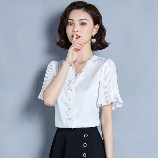 MZ-MZ4859夏季新款韩版V领蕾丝拼接喇叭袖小衫 商品图2