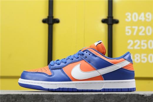板鞋系列耐克/NIKEsb 耐克低帮板鞋 蓝桔白 Nike Dunk Low SP 以橙色与蓝色构成，同样搭配白色 Swoosh Logo，巧妙呈现出佛罗里达大学主题配色 商品图1