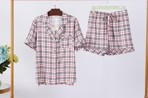 点此购买 巴宝莉女款短袖短裤家居睡衣套装 艾148067 商品图5