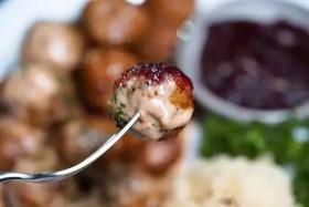 来，给你吃颗香酥丸！