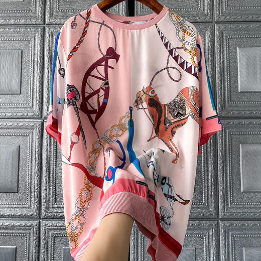 QCJZ-401249粉色夏新款宽松圆领短袖印花上衣 商品图0