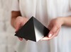 抛光次石墨大金字塔10cm 商品缩略图1