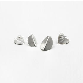 AWU｜Demi Earrings [ 半 耳钉 ]