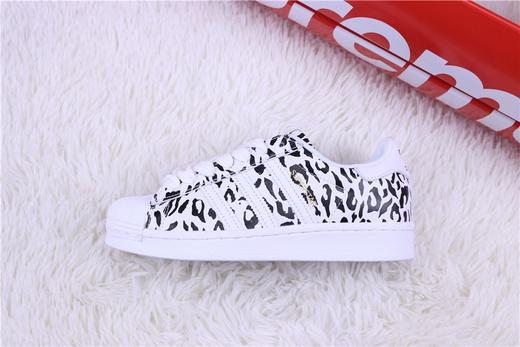 阿迪达斯/Adidas  三叶草贝壳头板鞋  白黑豹纹 货号：FV3451  Originals Superstar"White/Black Leopard"贝壳头经典百搭休闲运动板鞋 商品图0