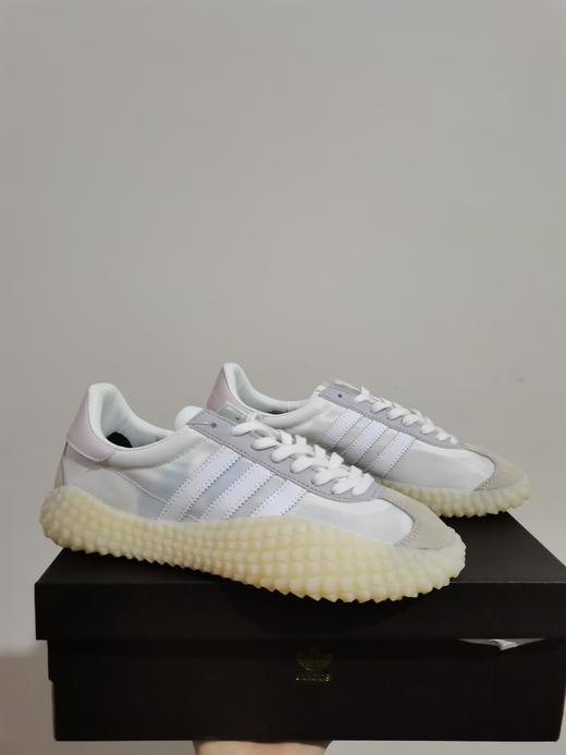 👒小红书爆款 原鞋独立模具开发 原厂网纱面 阿迪达斯/Adidas Kamanda 小Yeezy 生胶刺头底 秀气大方的鞋型 气质修身 货号：EE9090 尺码：36--45 商品图3