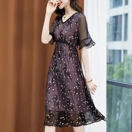 SM-8202370修身显瘦V领桑蚕丝绣花真丝连衣裙 商品图0