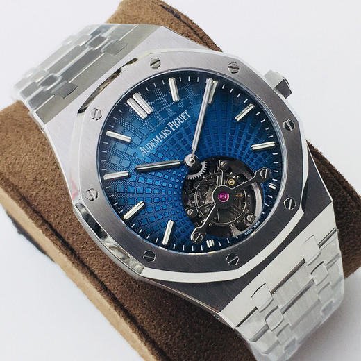 AP爱彼.R8皇家橡树陀飞轮腕表
型号：26522OR.OO.120OR.01千变万化的图案，对比与色彩，探索全新途径，心灵与眼眸共同领略的高级制表传奇。 商品图2