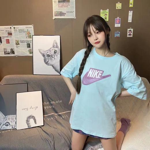 点此购买 耐克男女马卡龙蓝色短袖t恤 曾148982 商品图3
