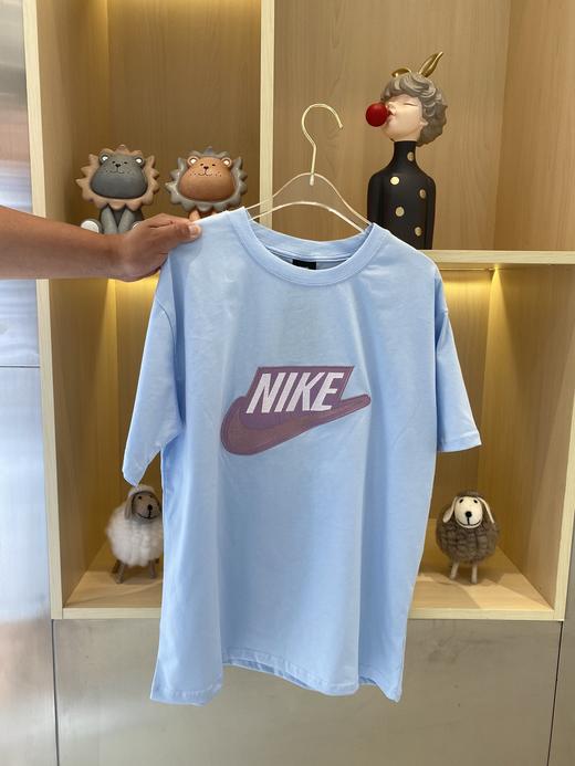 点此购买 耐克男女马卡龙蓝色短袖t恤 曾148982 商品图8