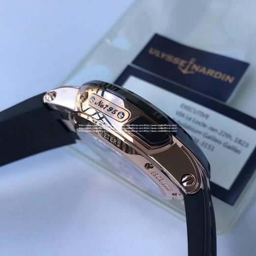 TWA出品—无限创意 品鉴雅典 航海世家 El Toro/Black Toro万年历腕表 复刻天文台认证机芯:UN-32自动上链机芯 专利双窗口大日历 表壳材质:316L钢/陶瓷圈口/陶瓷按钮/陶瓷表 商品图3