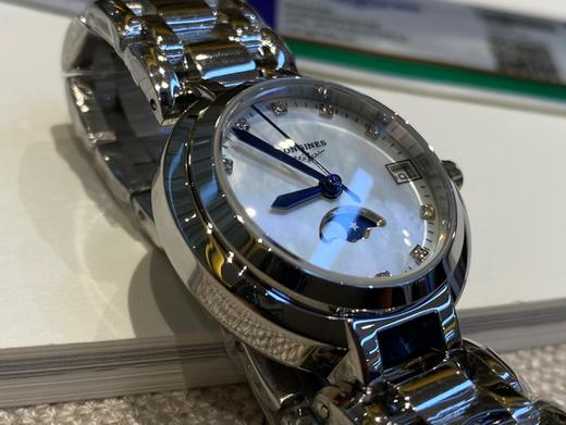 姑娘 看过来！全表12颗真钻 仅有10来个数量，专柜售价10000+，我们直接裸表开售 商品图5