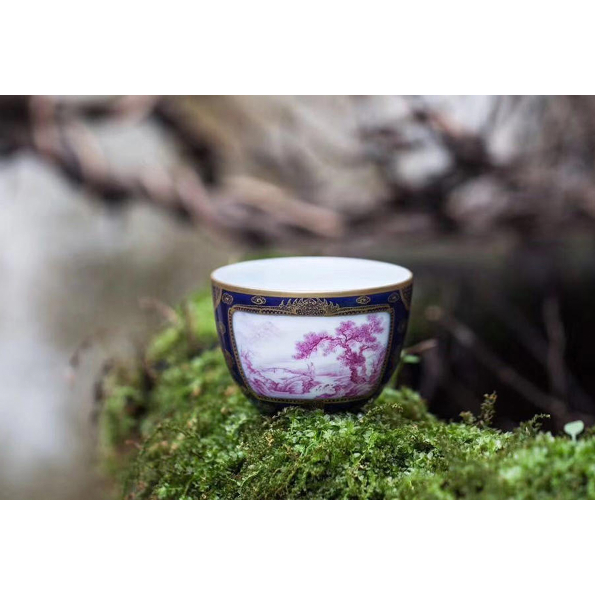 霁蓝描金开窗山水品茗杯