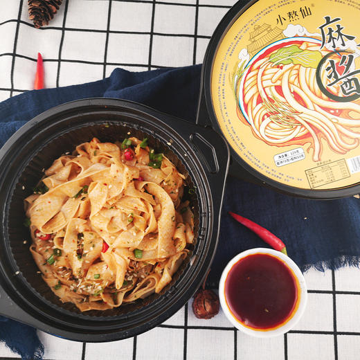 优选新品|小熬仙麻酱面皮 桶装带料包 麻酱网红擀面皮凉皮非油炸方便速食 129g*6盒 商品图1