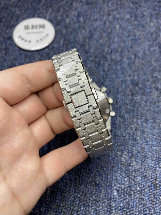 AP爱彼-Audemars Piguet皇家橡树系列“霜金”硬汉男士多功能腕表，搭配进口VK计时石英机芯 
表盘尺寸：41mm12mm 商品图6
