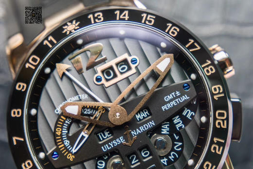 TWA雅典航海世家 El Toro/Black Toro万年历腕表 复刻天文台认证机芯:UN-32自动上链机芯，专利双窗口大日历，表壳材质:316L钢/陶瓷圈口/陶瓷按钮/陶瓷表冠，防眩抗磨损蓝宝石 商品图1