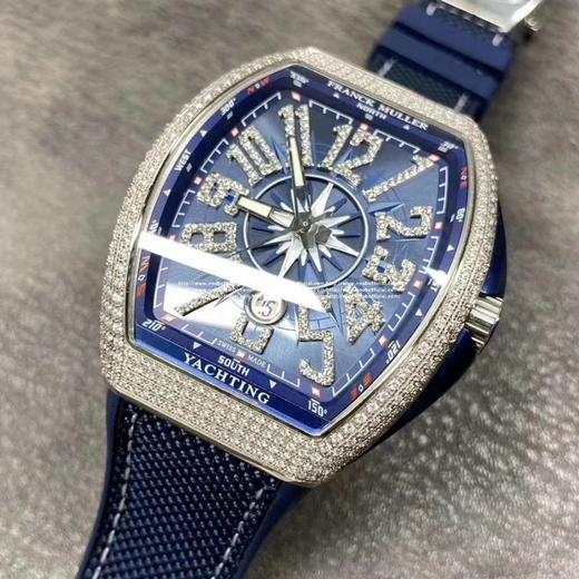 （升级）ZF蔚蓝之作—— 法兰克，法穆兰MEN'S COLLECTION系列V45游艇腕表优雅蓝色魅影 扬帆展航！ 【精彩细节】 1.腕表尺寸45毫米。微弧式枕型表壳优雅贴手，表壳由内外八个配件组合一 商品图1