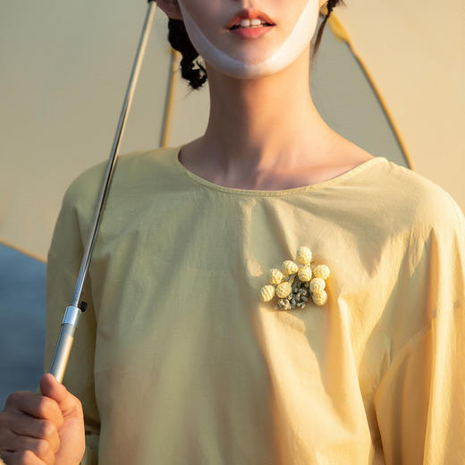 【林栖设计小店】植物染系列秋季女装新款樱草黄纯棉长袖衬衫上衣配胸针 商品图3