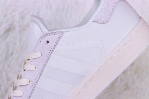阿迪达斯/Adidas 阿迪三叶草贝壳头板鞋 米白色 货号： Adidas Originals携手品牌代言人陈奕迅，在SUPERSTAR鞋款五十周年之际 商品图1
