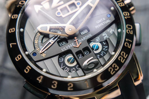 TWA雅典航海世家 El Toro/Black Toro万年历腕表 复刻天文台认证机芯:UN-32自动上链机芯，专利双窗口大日历，表壳材质:316L钢/陶瓷圈口/陶瓷按钮/陶瓷表冠，防眩抗磨损蓝宝石 商品图2