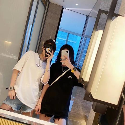 点此购买 SMFK×蝙蝠侠男女款短袖t恤 曾150036 商品图1