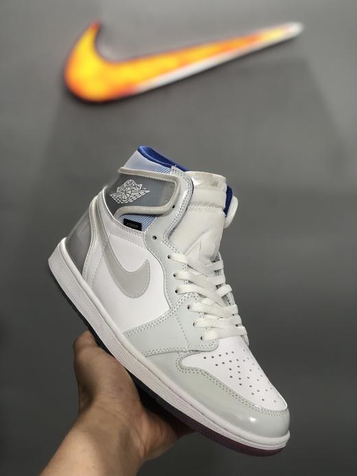 迪奥 ，平民"小Dior"个性满满 Air Jordan 1 High Zoom R2T"Racer Blue"AJ1代经典复古经典高帮百搭文化篮球鞋“白灰蓝漆皮渐变水晶底”CK6637-104 商品图0