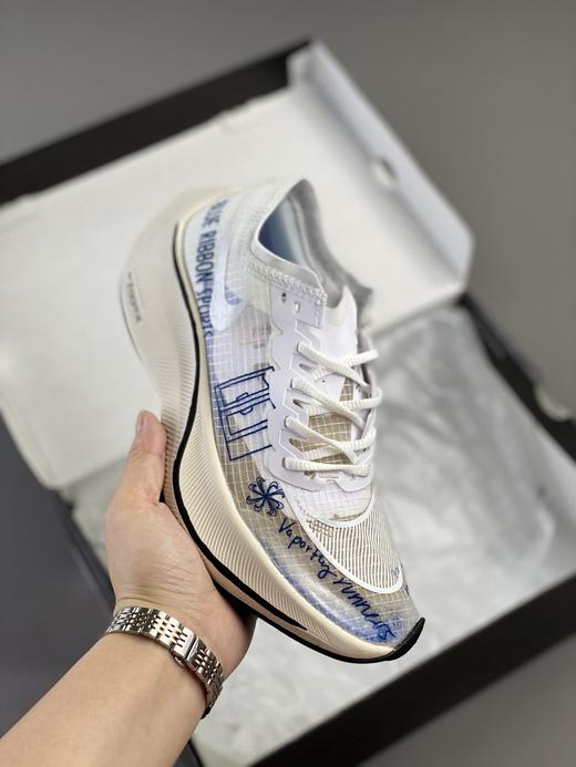 Nike ZoomX Vaporfly Next% 马拉松跑步鞋 AO4568-600 鞋面使用了全新 Vaporweave 科技 商品图2