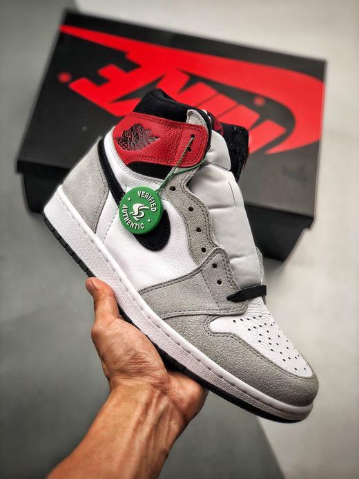 再造巅峰💪🏻💪🏻 AirJordan 1 Retro "Light Smoke Grey" 烟灰配色  货号：555088-126 Size：36--45 商品图0