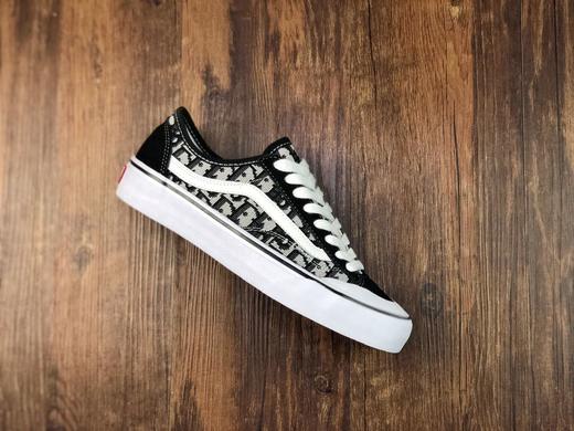 Vans迪奥联名重磅释出！ Dior x Vans Style 36 Decon SF 鲜美系列帆布半月包头硫化板鞋“黑浅灰刺绣CD重影” 尺码：35-44 商品图0