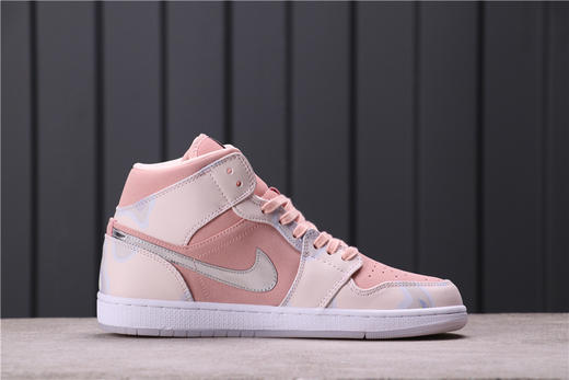乔丹/Air Jordan AJ1 aj1 乔丹1代 乔1 乔丹1代中帮系列Air Jordan 1 Mid SE AJ1货号：CW6008-600 乔1中帮文化 36-40 商品图0