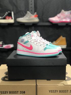 清新春日气息,全新耐克Nike Air Jordan 1 Mid GS"Digital Pink"AJ1乔丹一代中帮经典复古文化休闲运动篮球鞋“ 南海岸绿粉蒂芙尼”555112-102 男女鞋 气垫