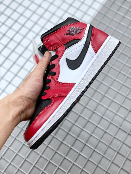 Air Jordan 1 Mid “Chicago Black Toe”小芝加哥黑红脚趾 货号：554724-069 商品图2