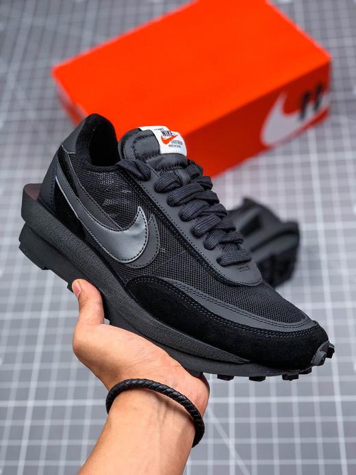 日式解构美学SACAI联名 × NIKE LDV Waffle重叠设计前卫华夫变形休闲慢跑鞋 官方货号：BV0073-301 绿黄粉 sacai在SS19的发布会上展示了自己与Nike全新联名 商品图9