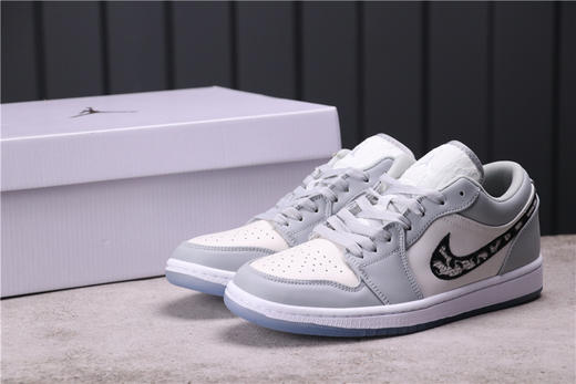 乔丹/Air Jordan AJ1 aj1 乔丹1代 乔1 乔丹1代高帮系列Dior x Air Jordan 1 High 货号：CN8607-002 乔1高帮迪奥联名36-45 商品图1