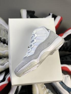 AJ11满天星 婚鞋 低帮 可以穿上‮入步‬婚姻殿堂的AJ  Air Jordan 11 延续‮出其‬众风范，所到之处皆‮人引‬注目。 尺码： 36-45