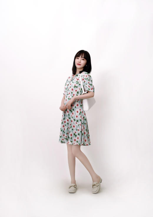 前胸一排扣萝莉连衣裙 商品图3