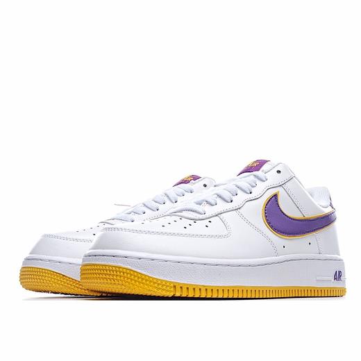海外新品发售 致敬曼巴 公司级 Nike Air Force 1'07 Low “湖人紫金”配色 空军一号低帮休闲版鞋 （配送紫色鞋带一副）定制皮料 原楦头原纸板 内置全掌气垫 商品图1