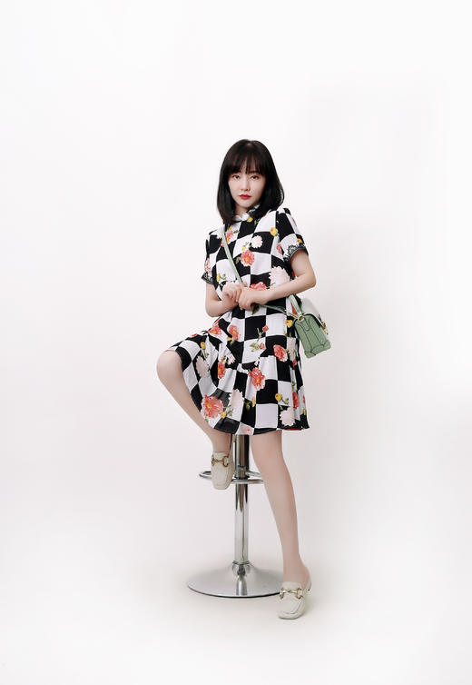 翻领领口贴花边减龄连衣裙 商品图3