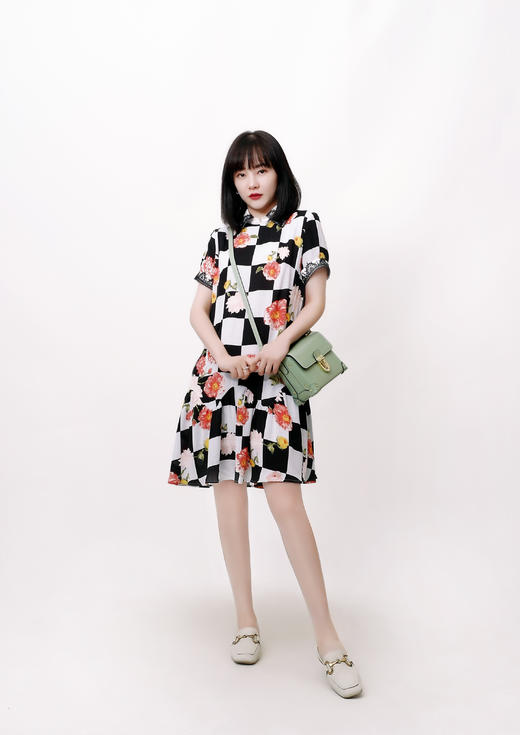 翻领领口贴花边减龄连衣裙 商品图2